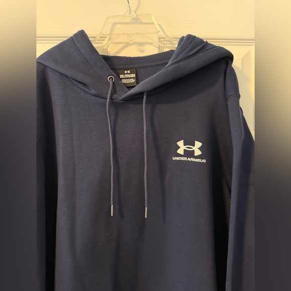 NWT Under Armour Men's Dark Blue Hoodie - Picture 2 of 5